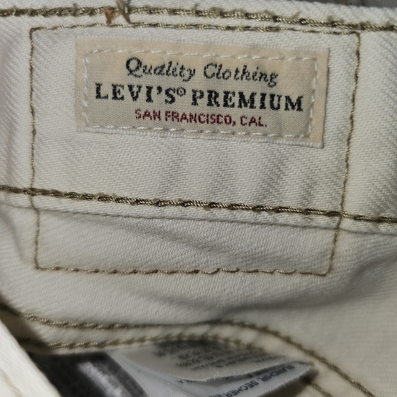 LEVI'S Movin On 70s High Rise White Flare Jeans in 31 - Picture 9 of 11